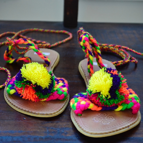 Handmade Wayuu Sandals - Picture 1 of 2
